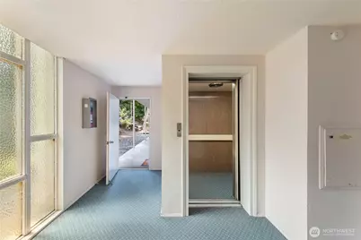 415 N State Street #406, Bellingham, WA 98225 - Photo 6