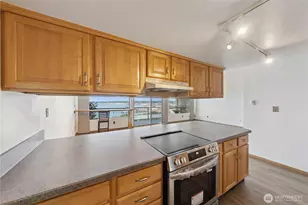 415 N State St, Bellingham, WA 98225 - Photo 8