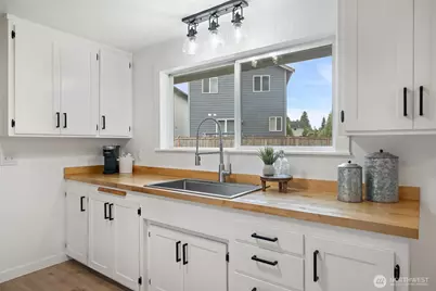 8 157th Place SE, Bothell, WA 98012 - Photo 6