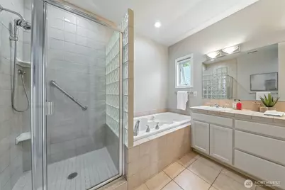 11204 Rainier Avenue S, Seattle, WA 98178 - Photo 24