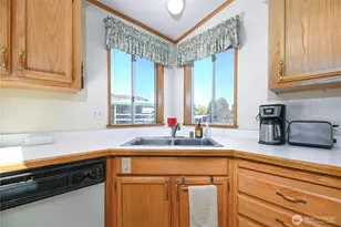 2725 E Fir St, Mount Vernon, WA 98273 - Photo 8