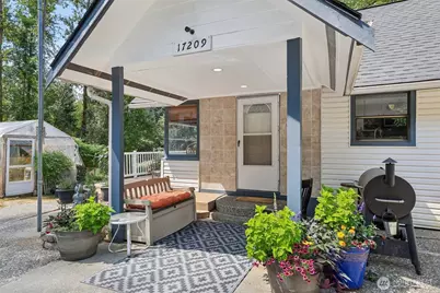 17209 W Riverside Drive, Bothell, WA 98011 - Photo 4