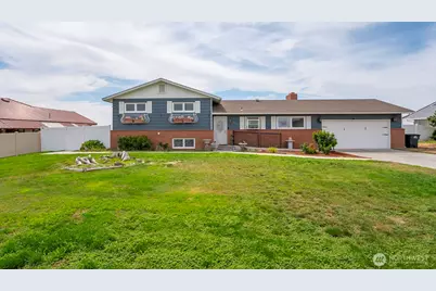 634 N Crestview Drive, Moses Lake, WA 98837 - Photo 2