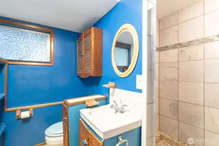2124 N 167th St, Shoreline, WA 98133 - Photo 10