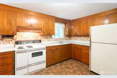 2124 N 167th Street, Shoreline, WA 98133 - Photo 4