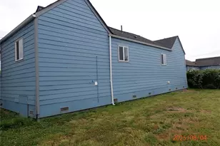 2002 Pacific Ave, Aberdeen, WA 98520 - Photo 2