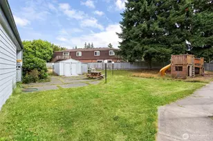 8823 Holly Dr, Everett, WA 98208 - Photo 22