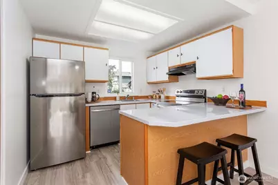 8823 Holly Drive #H206, Everett, WA 98208 - Photo 4