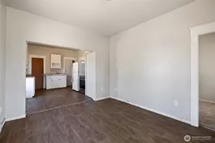 1011 E 35th St, Tacoma, WA 98404 - Photo 4