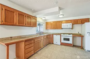 850 Dugualla Rd, Oak Harbor, WA 98277 - Photo 10