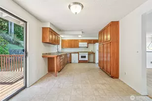 850 Dugualla Rd, Oak Harbor, WA 98277 - Photo 8