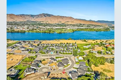249 NW Chinook Way, East Wenatchee, WA 98802 - Photo 1