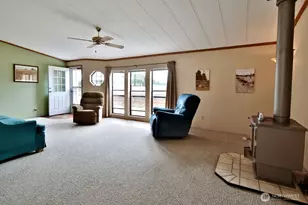 404 Monterra Dr, Port Angeles, WA 98362 - Photo 4