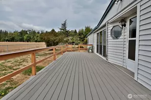 404 Monterra Dr, Port Angeles, WA 98362 - Photo 24