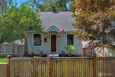 18011 83rd Avenue NE, Kenmore, WA 98028 - Photo 1
