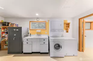 1207 Beach Ave, Lummi Island, WA 98262 - Photo 10