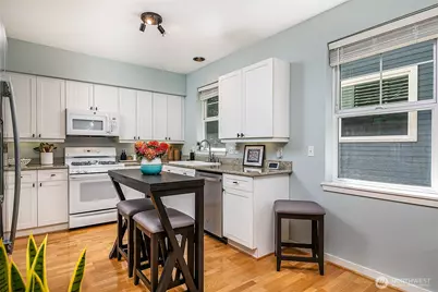 5953 California Avenue SW #1-A, Seattle, WA 98126 - Photo 4