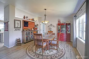 998 Circle Dr, Camano Island, WA 98282 - Photo 4