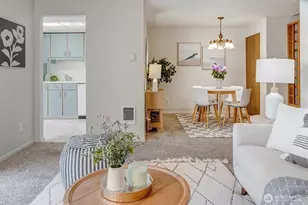 4641 West Lake Sammamish Parkway SE, Issaquah, WA 98027 - Photo 8