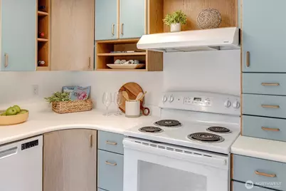 4641 West Lake Sammamish Parkway SE #F105, Issaquah, WA 98027 - Photo 10