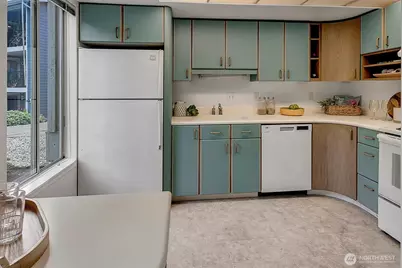 4641 West Lake Sammamish Parkway SE #F105, Issaquah, WA 98027 - Photo 18