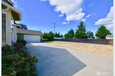 17114 Spanaway Loop Road S, Spanaway, WA 98387 - Photo 2