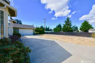 17114 Spanaway Loop Rd S, Spanaway, WA 98387 - Photo 2