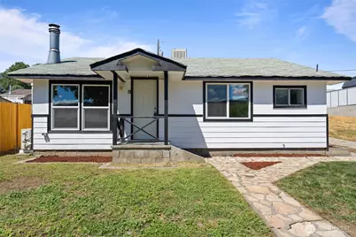 213 W Kelso Avenue, Electric City, WA 99123 - Photo 1