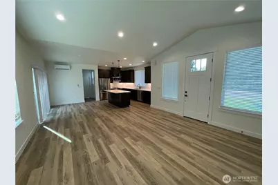 8808 Wildwood Avenue SW, Lakewood, WA 98498 - Photo 4