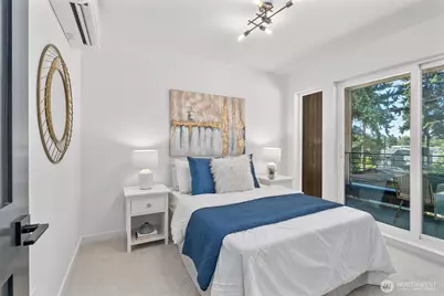 10750 Interlake Avenue N, Seattle, WA 98133 - Photo 6