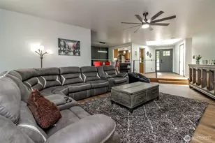 16302 216th St E, Graham, WA 98338 - Photo 4