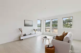 827 Hiawatha Pl S, Seattle, WA 98144 - Photo 2