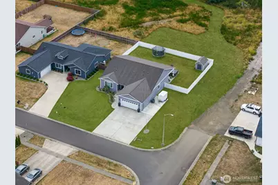 611 Woodside Road, Cosmopolis, WA 98537 - Photo 4