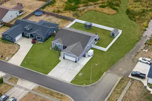 611 Woodside Rd, Cosmopolis, WA 98537 - Photo 4