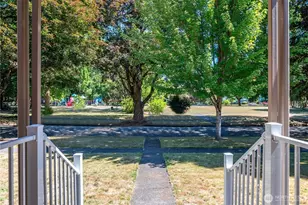 1429 21st Ave, Longview, WA 98632 - Photo 2