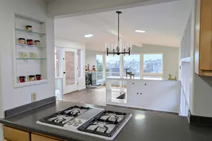 2819 W McGraw St, Seattle, WA 98199 - Photo 8