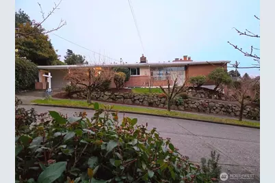 2819 W McGraw Street, Seattle, WA 98199 - Photo 2