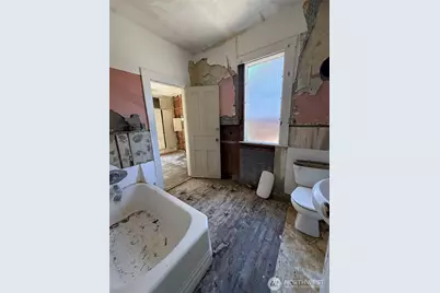 222 12th Street, Raymond, WA 98577 - Photo 12