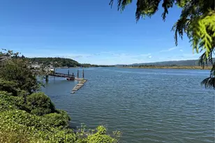 222 12th St, Raymond, WA 98577 - Photo 26