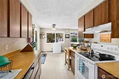 11217 N Skagit St, Burlington, WA 98233 - Photo 8