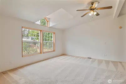 55 Veys Drive, Kelso, WA 98626 - Photo 6