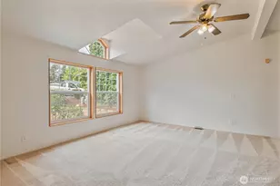 55 Veys Dr, Kelso, WA 98626 - Photo 6