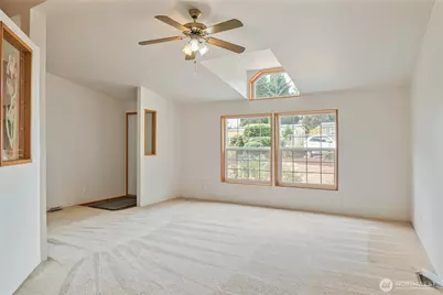 55 Veys Drive, Kelso, WA 98626 - Photo 8