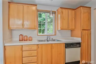 55 Veys Dr, Kelso, WA 98626 - Photo 12