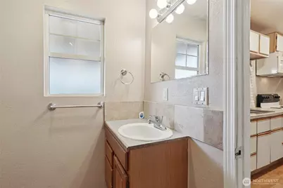 8649 18th Avenue SW, Seattle, WA 98106 - Photo 22