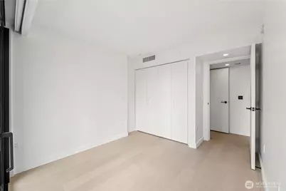 300 Virginia Street #1411, Seattle, WA 98121 - Photo 16