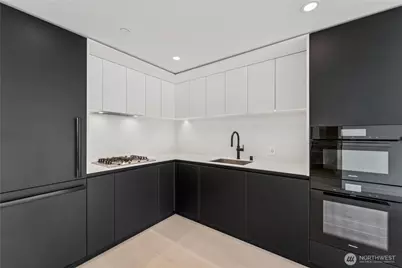 300 Virginia Street #1411, Seattle, WA 98121 - Photo 2