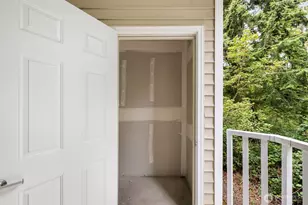 12530 Admiralty Way, Everett, WA 98204 - Photo 18