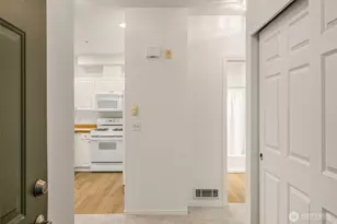 12530 Admiralty Way, Everett, WA 98204 - Photo 2