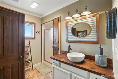 13550 State Route 2 E, Wilbur, WA 99185 - Photo 16